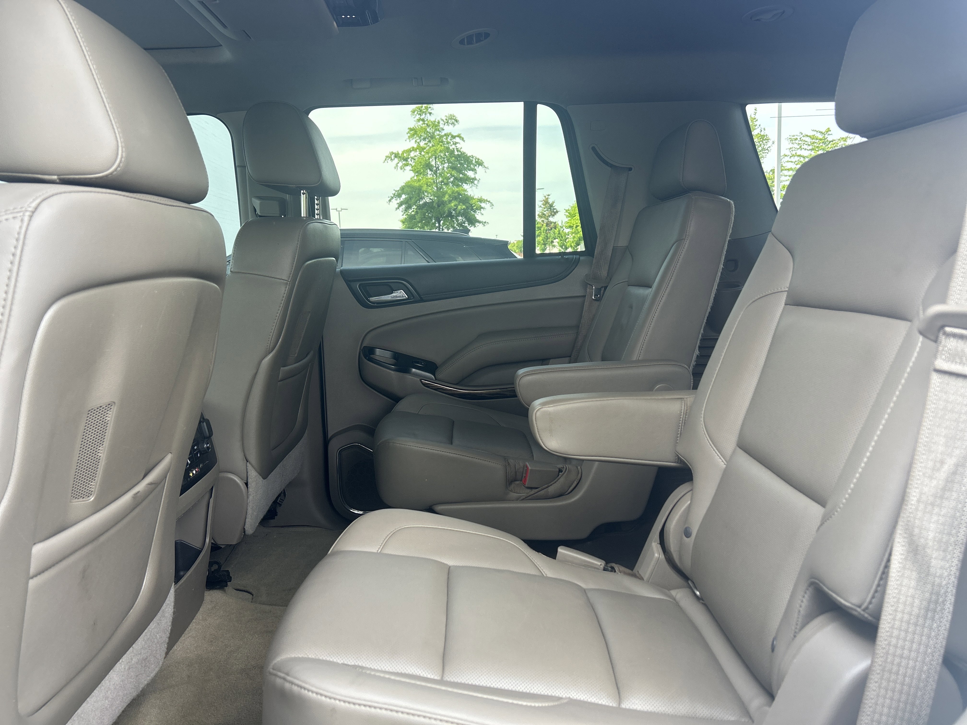 Used 2016 GMC Yukon SLT w/ Open Road Package AWD/4WD image 29