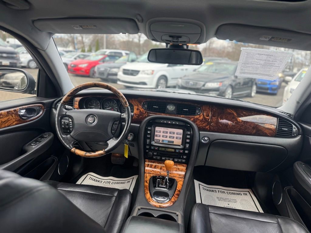 Used 2006 Jaguar XJ8 image 23