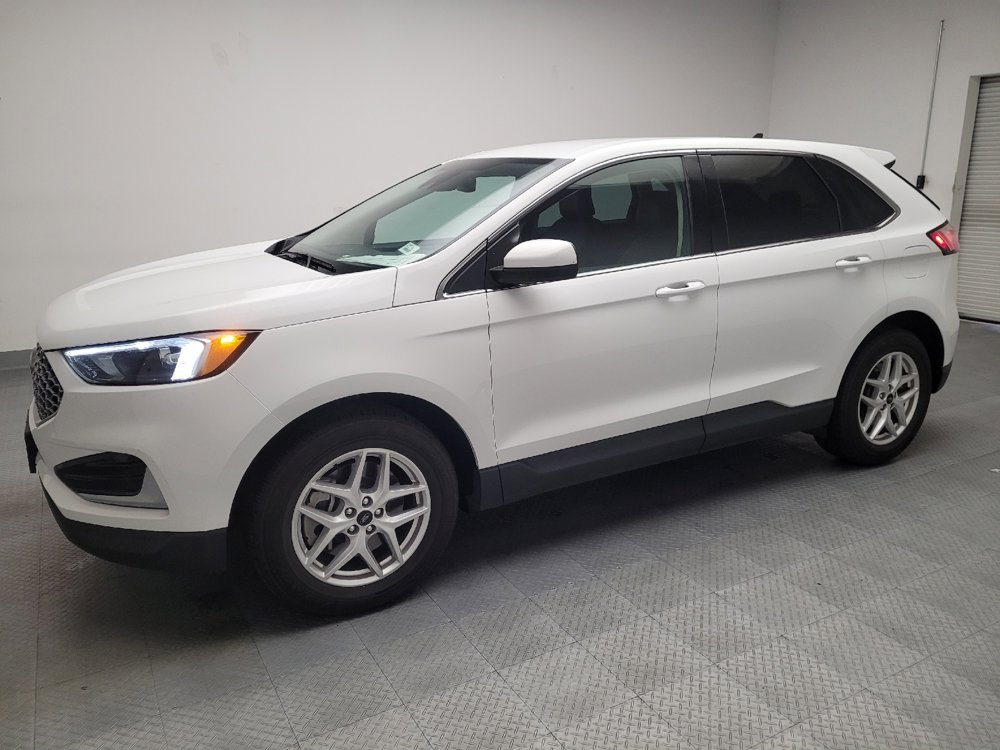 Used 2023 Ford Edge SEL image 2