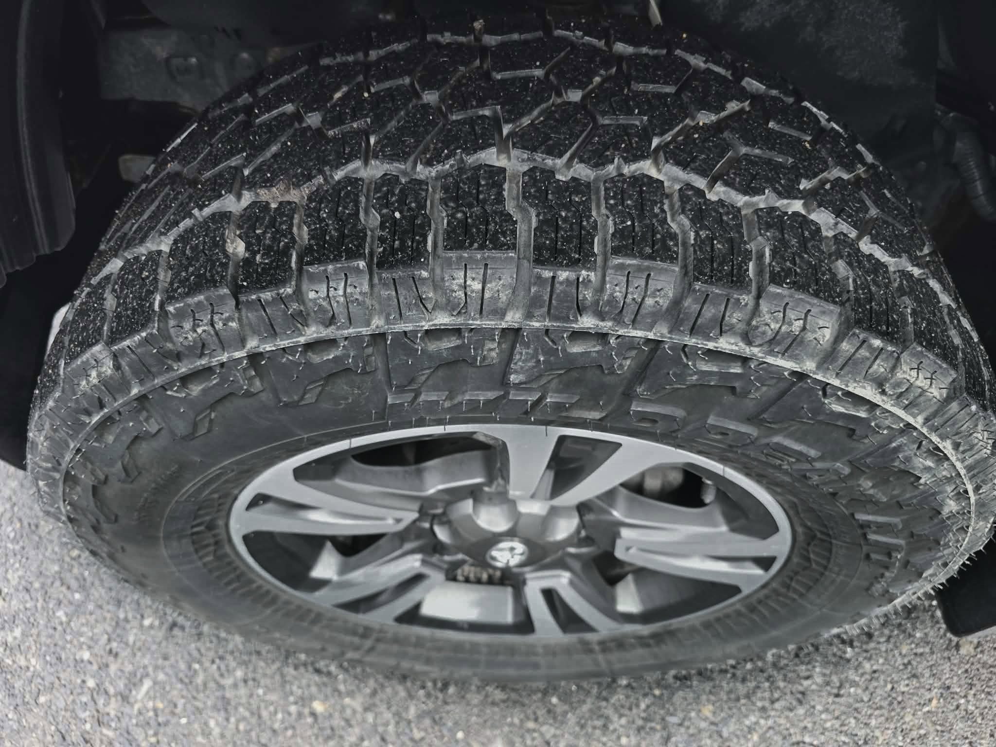 Used 2017 Toyota Tacoma TRD Sport w/ Tow Package (A/T) image 11