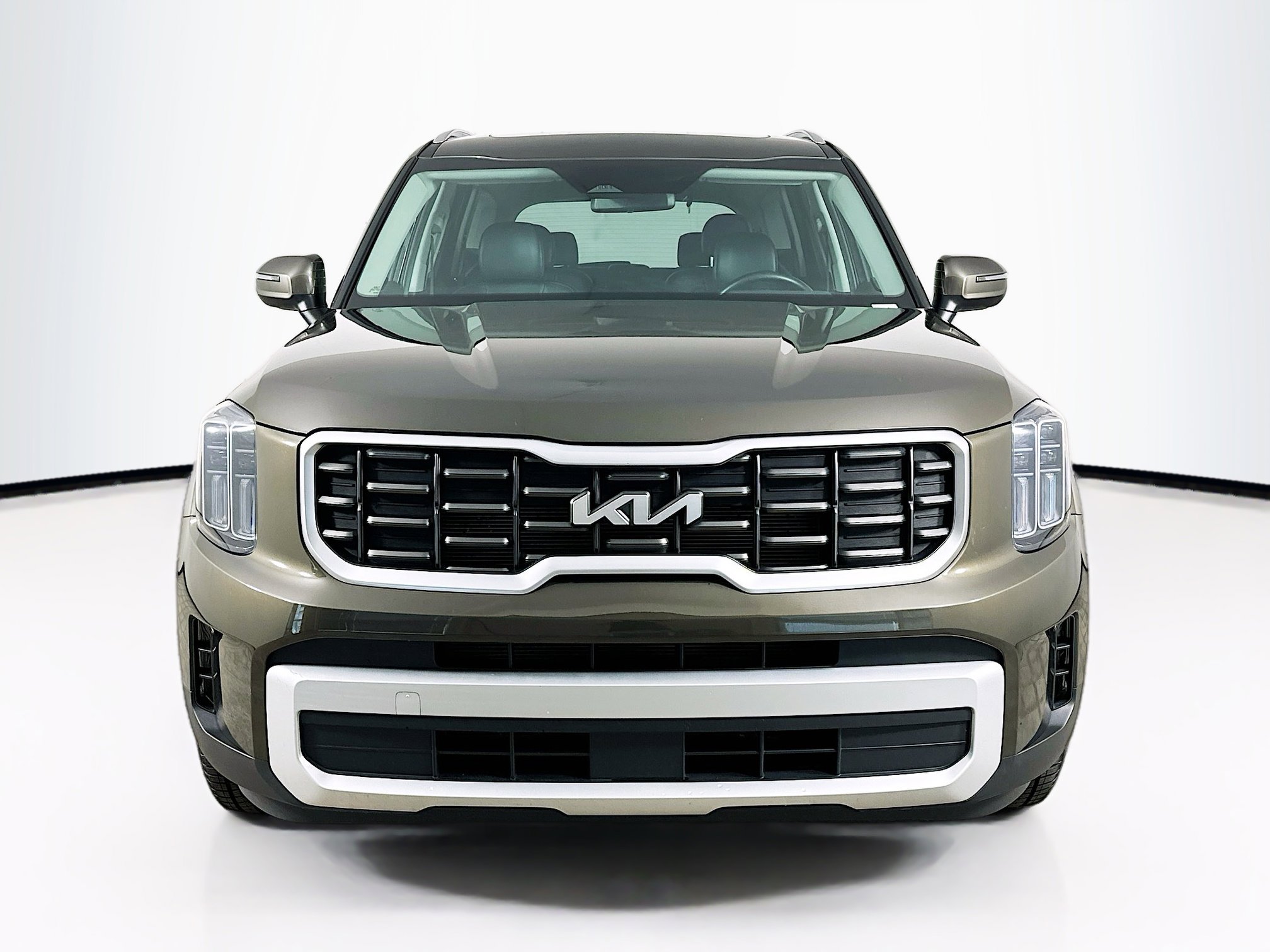 Used 2025 Kia Telluride S image 2