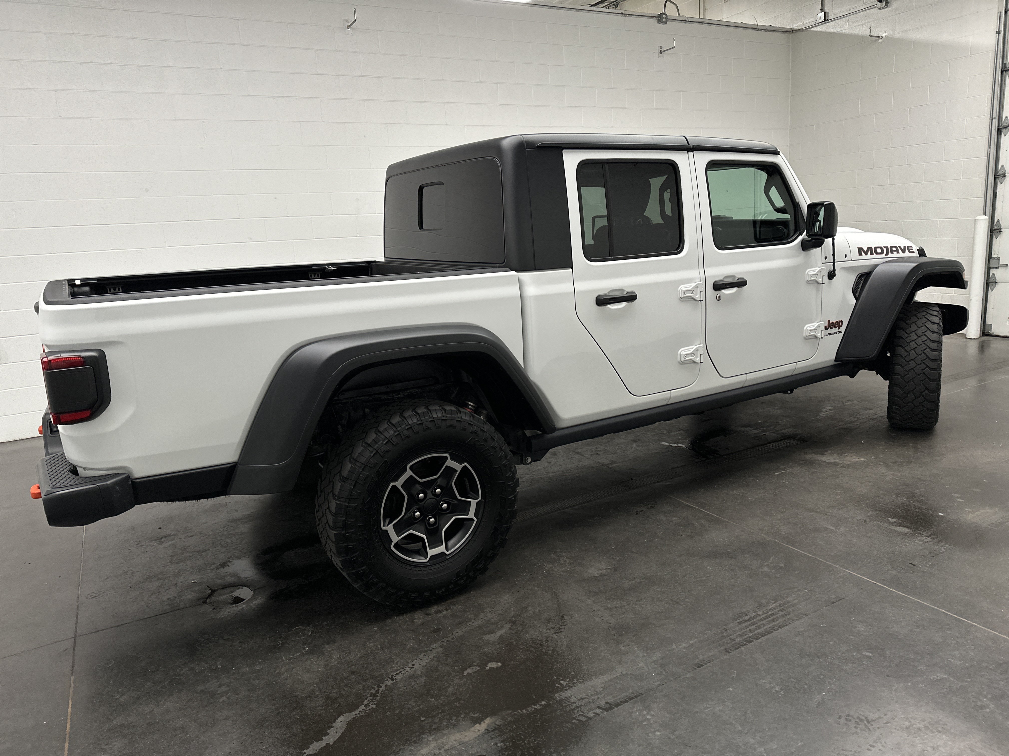 Used 2021 Jeep Gladiator Mojave AWD/4WD image 9