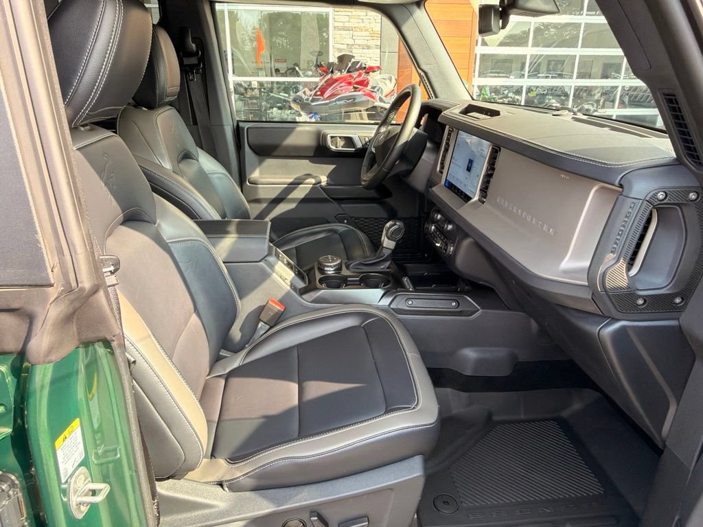 Used 2025 Ford Bronco Outer Banks AWD/4WD image 17