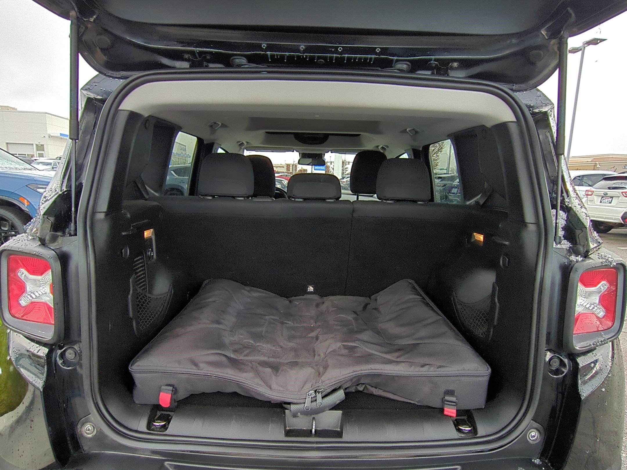 Used 2017 Jeep Renegade Trailhawk image 32