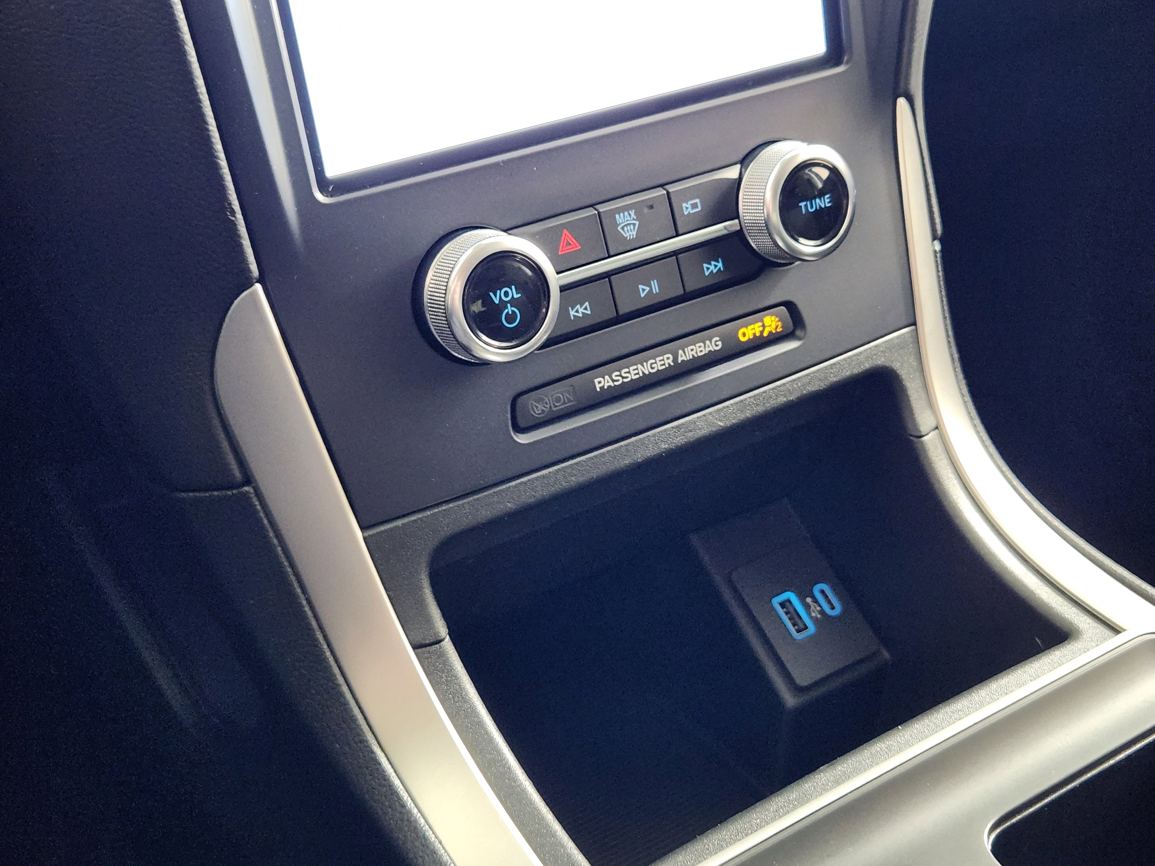 Used 2022 Ford Edge SE w/ Black Appearance Package image 24