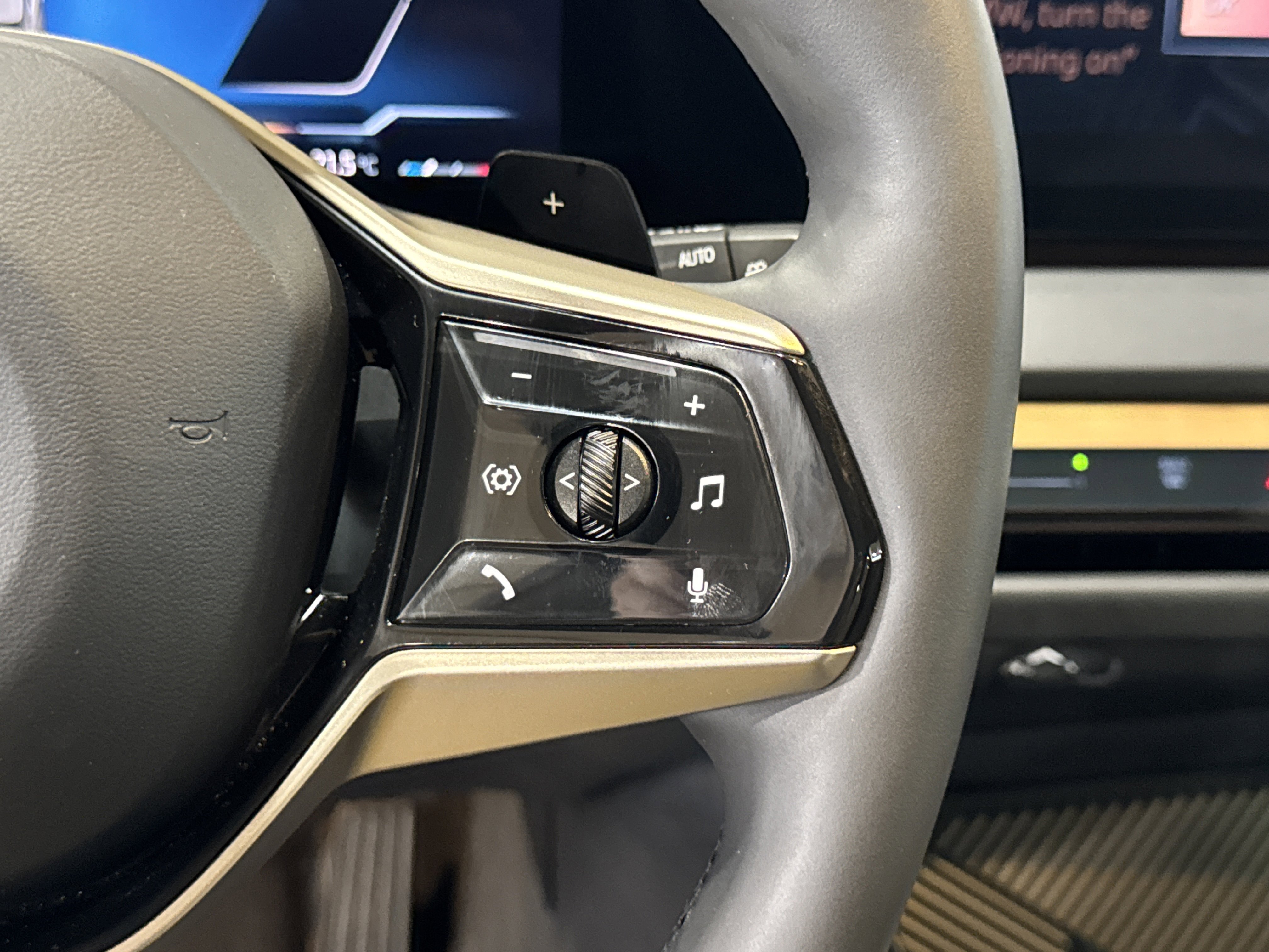 Used 2025 BMW X3 xDrive30i w/ Convenience Package AWD/4WD image 23