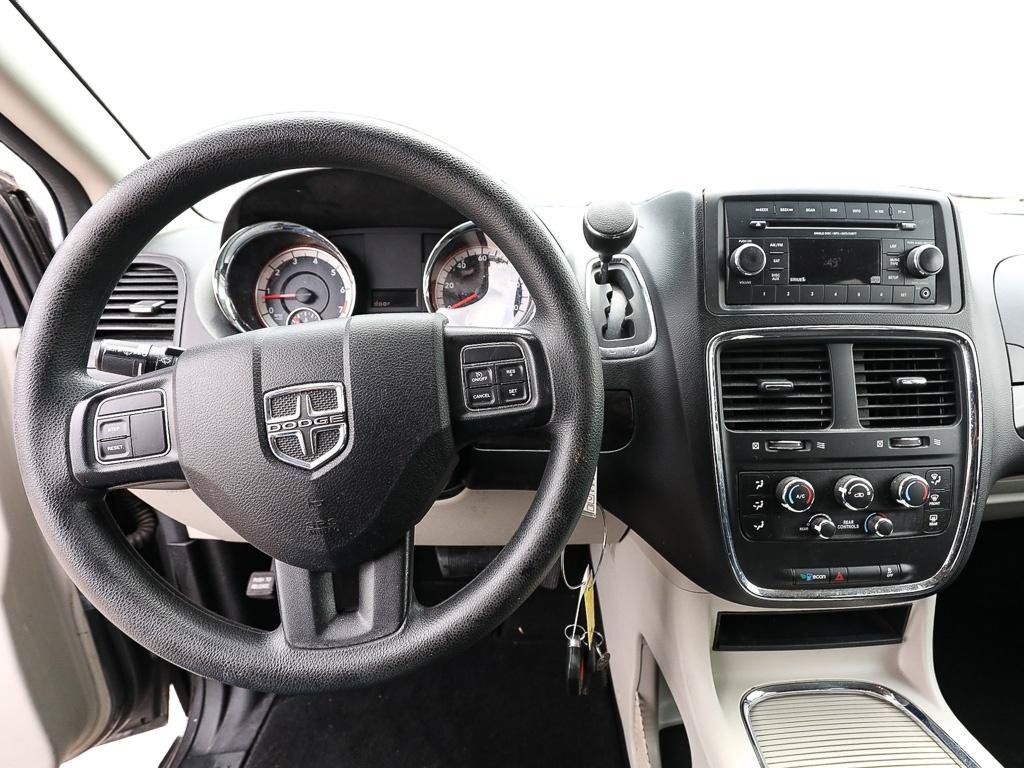 Used 2016 Dodge Grand Caravan SXT FWD image 14