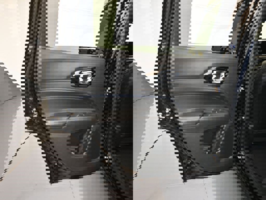 New 2026 Jeep Compass Latitude image 21