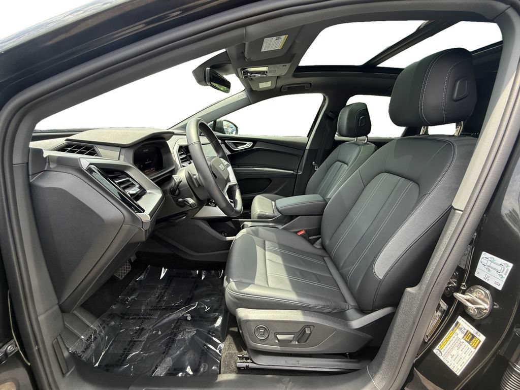 Used 2024 Audi Q4 e-tron Premium Plus w/ Premium Plus AWD/4WD image 9