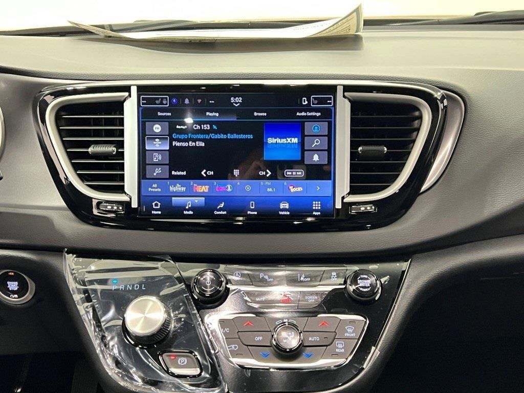 New 2026 Chrysler Voyager LX image 27