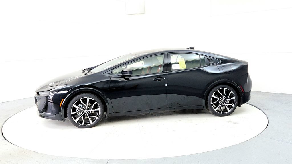 New 2026 Toyota Prius Plug-In Hybrid FWD image 3