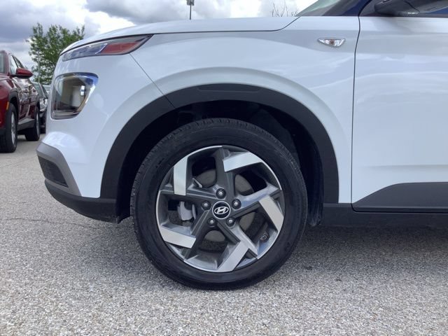 Certified 2026 Hyundai Venue SEL FWD image 36