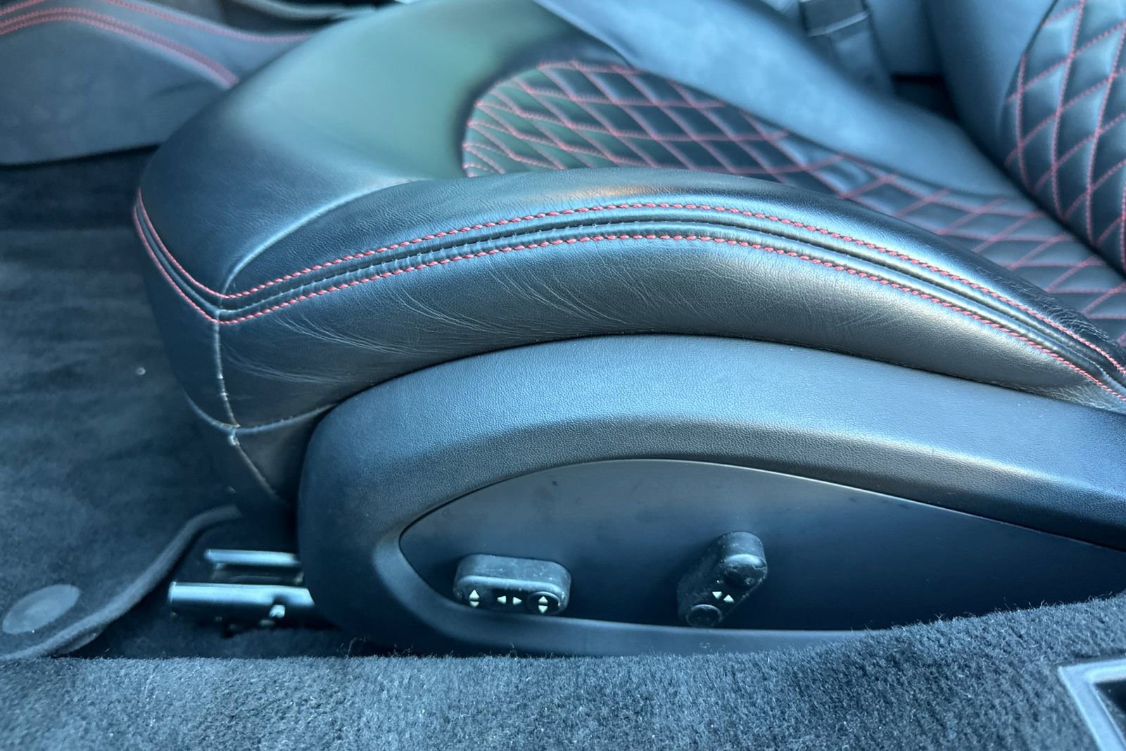 Used 2018 Ferrari 488 Spider image 14