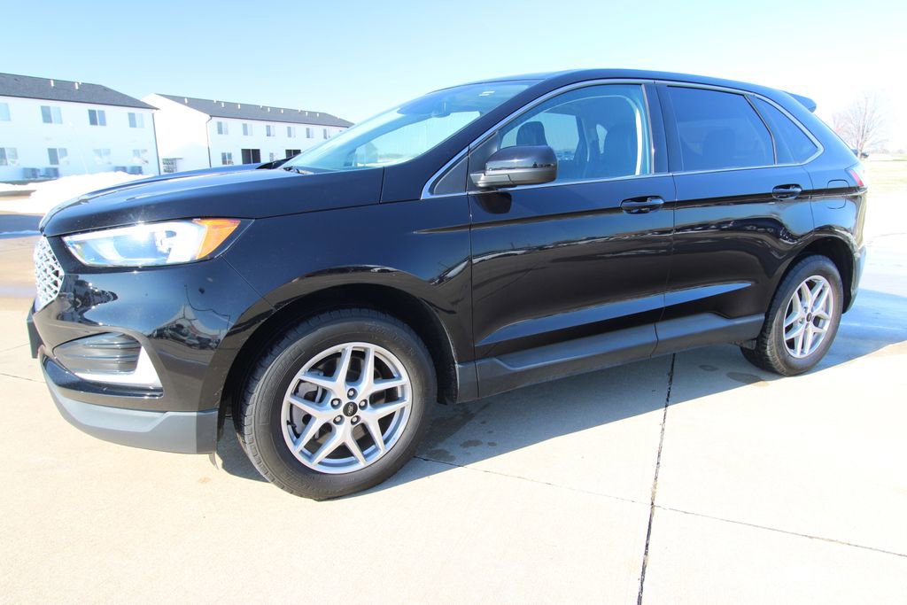 Used 2024 Ford Edge SEL image 16