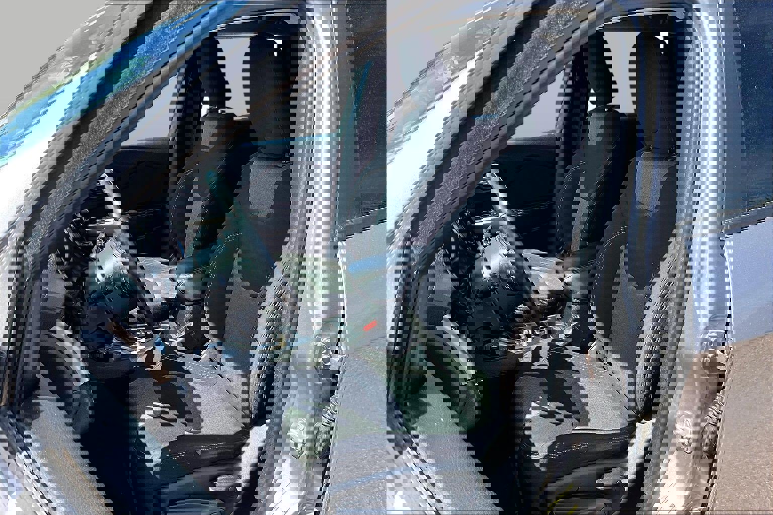 Used 2018 Jeep Cherokee Latitude w/ Altitude Package image 16