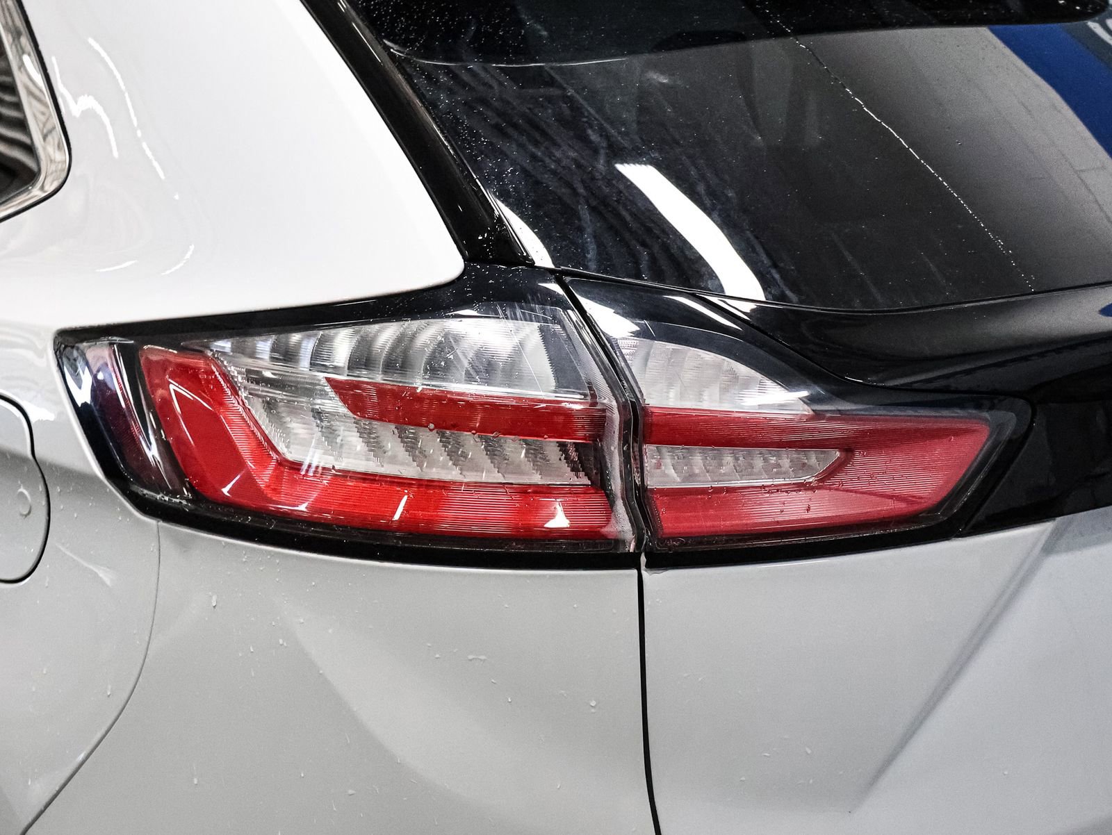 Used 2022 Ford Edge SEL image 17