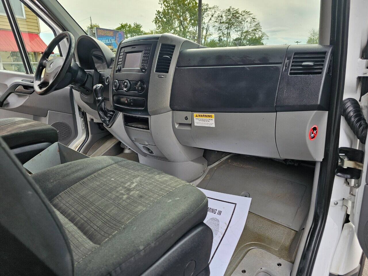 Used 2014 Mercedes-Benz Sprinter 2500 image 25