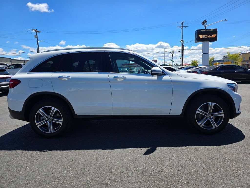 Used 2018 Mercedes-Benz GLC 300 4MATIC image 5