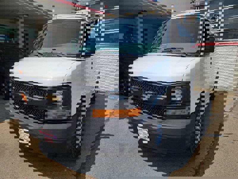 Used 2015 Chevrolet Express 2500 2500 3DR CARGO VAN /V8 image 2