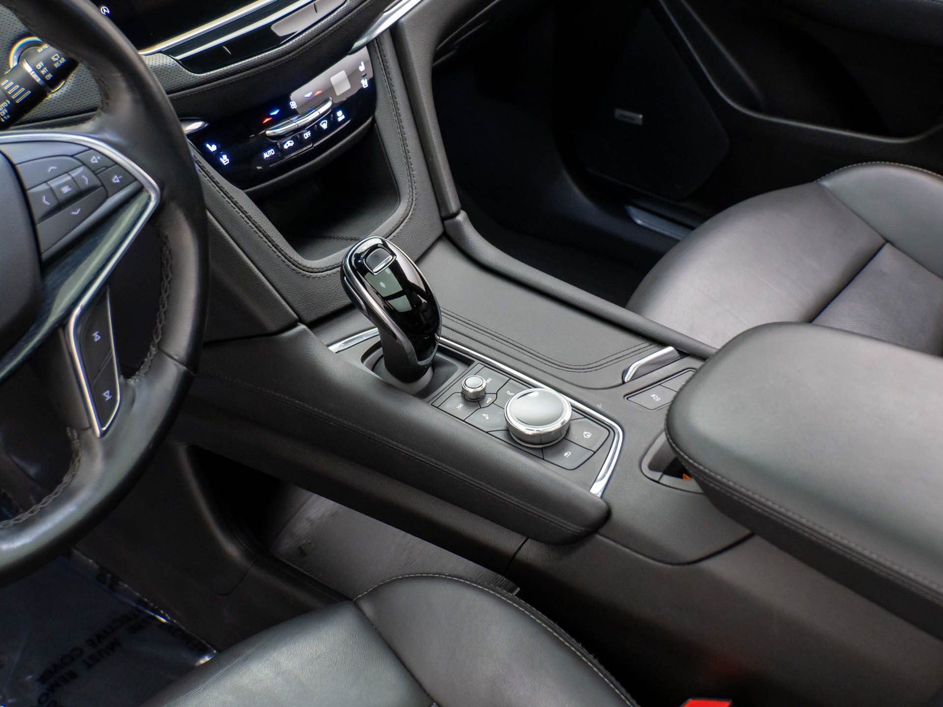 Certified 2022 Cadillac XT5 Premium Luxury image 14