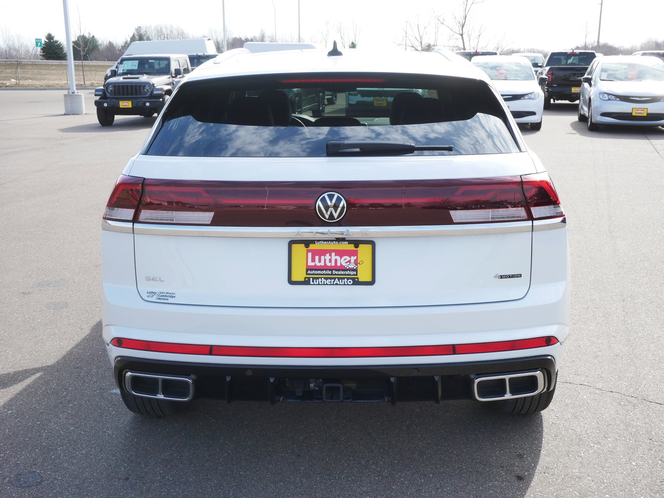 Used 2024 Volkswagen Atlas Cross Sport SEL R-Line image 6