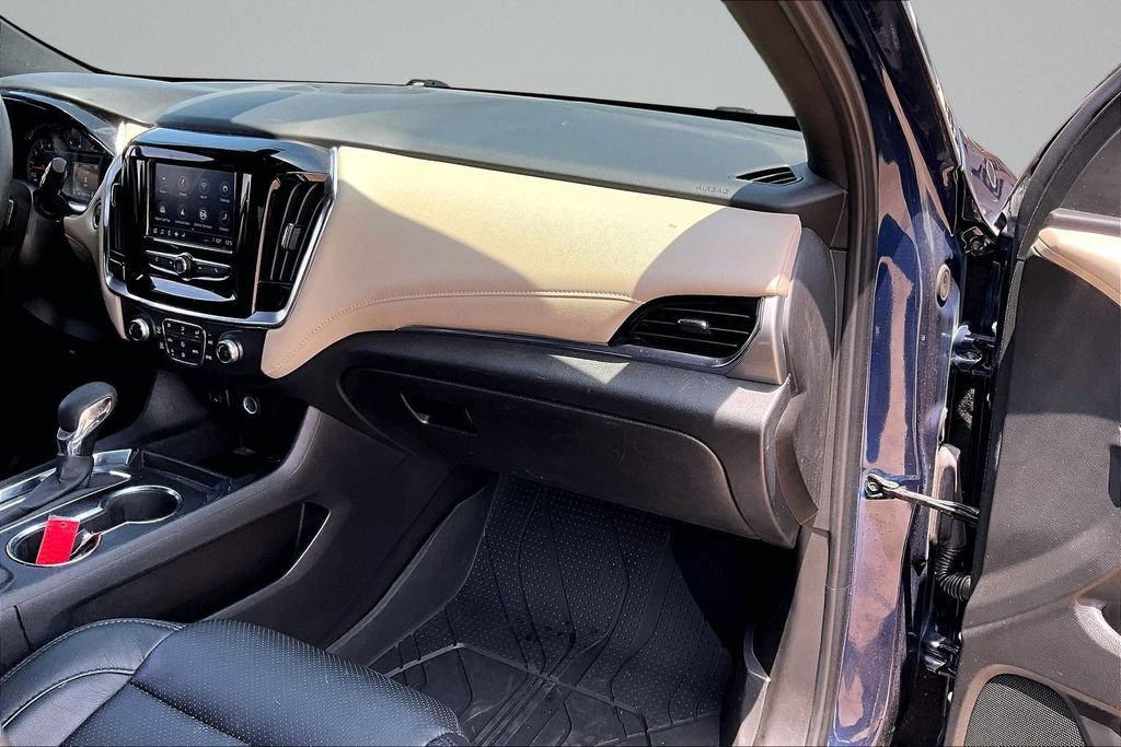 Used 2023 Chevrolet Traverse LS w/ Safety Package FWD image 14