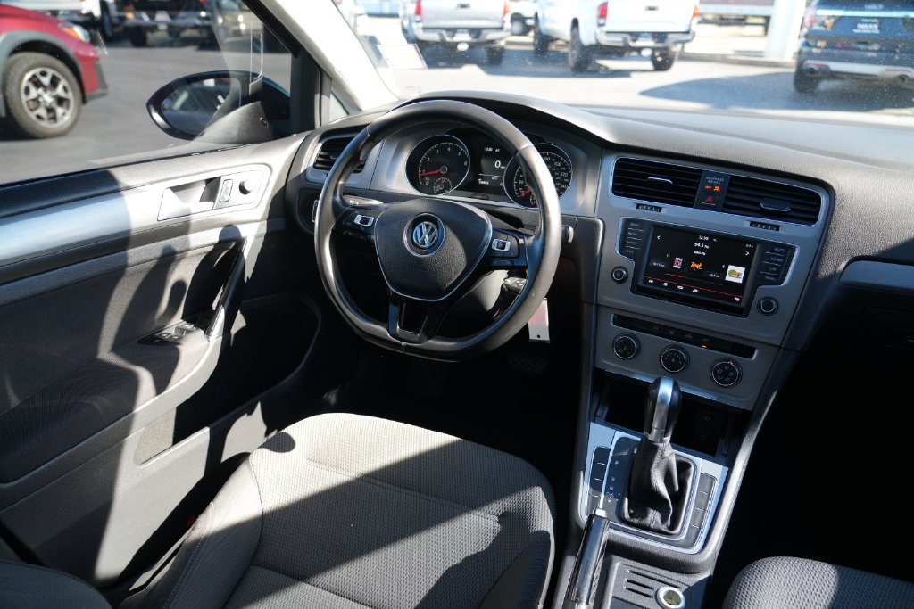 Used 2016 Volkswagen Golf S FWD image 23