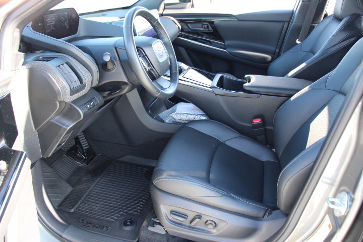 Used 2023 Toyota bZ4X Limited image 10