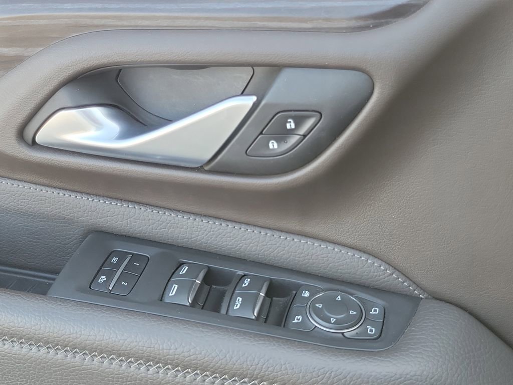 Used 2022 GMC Yukon Denali RWD image 17