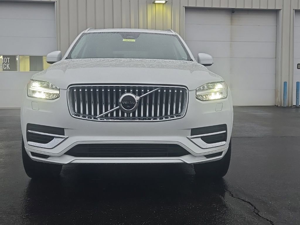 Used 2023 Volvo XC90 T8 Ultimate AWD/4WD image 2