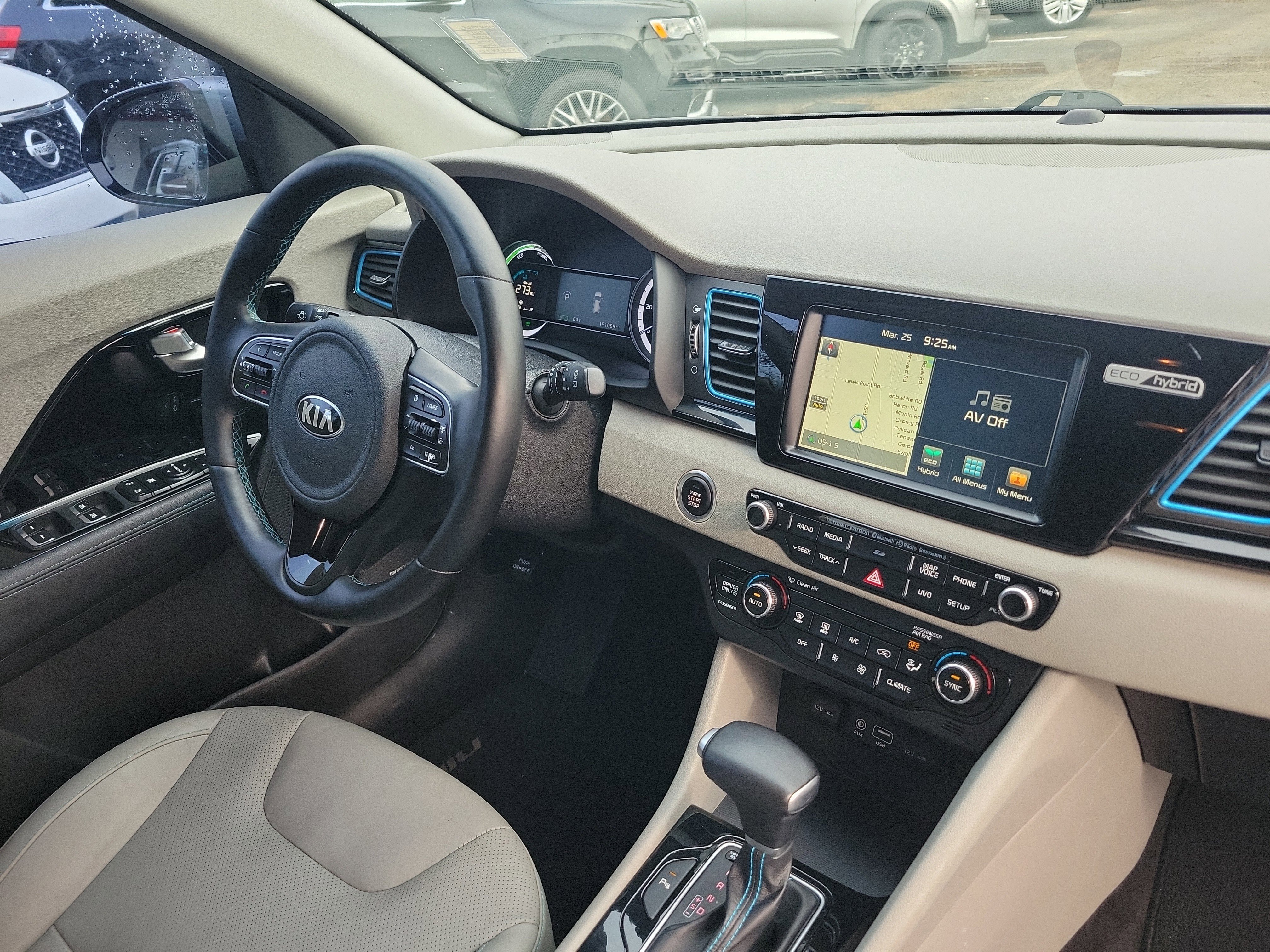 Used 2017 Kia Niro Touring image 8