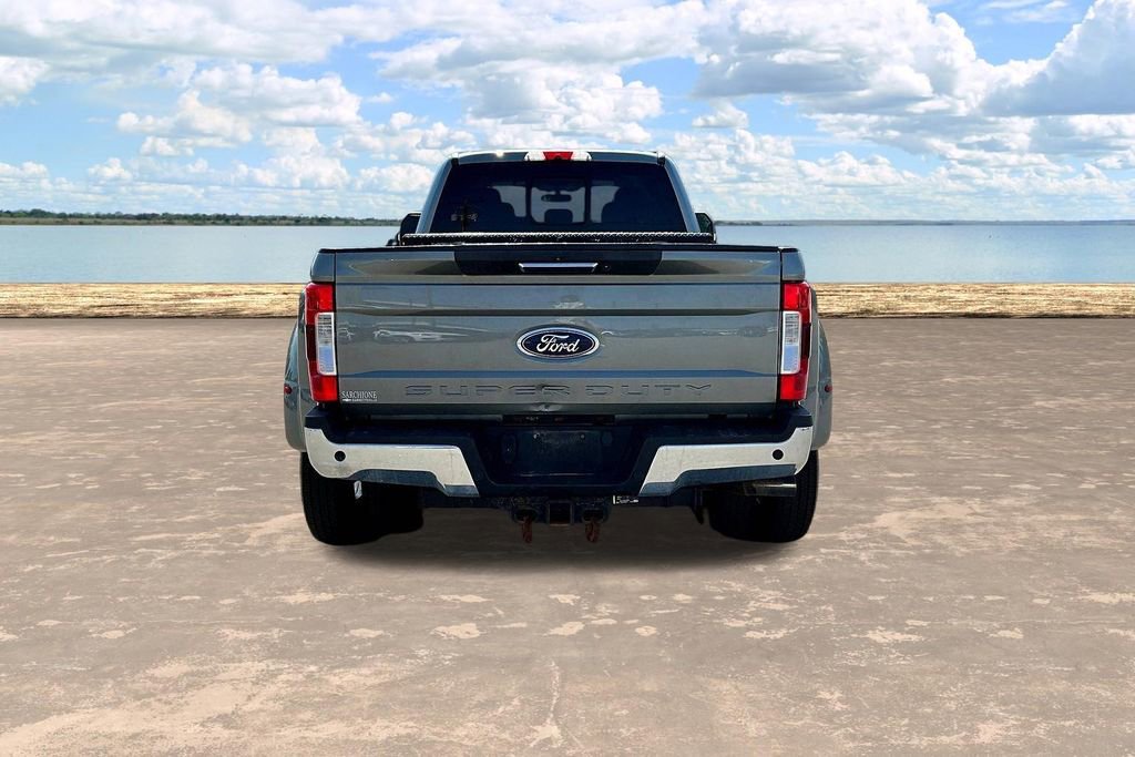 Used 2019 Ford F350 Lariat w/ Chrome Package image 12