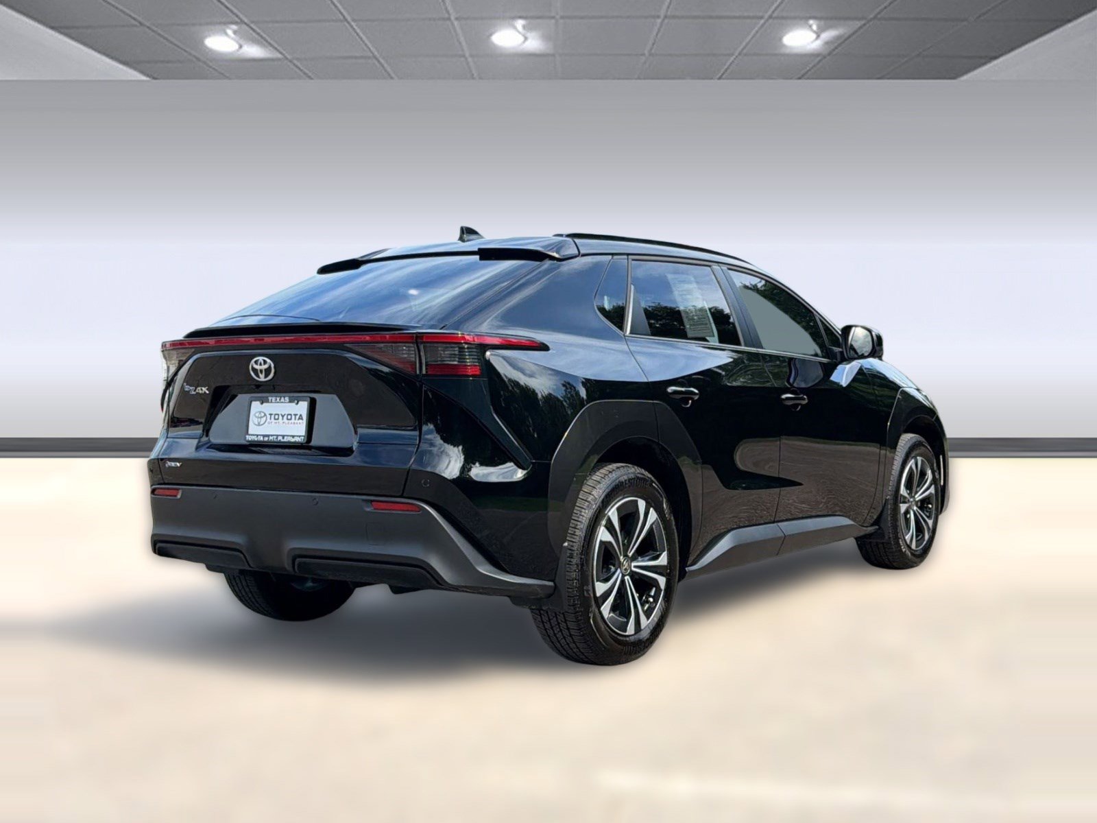 Used 2025 Toyota bZ4X FWD w/ Weather Package image 9