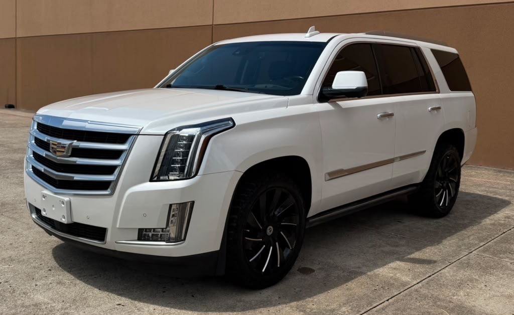 Used 2016 Cadillac Escalade Premium AWD/4WD image 2