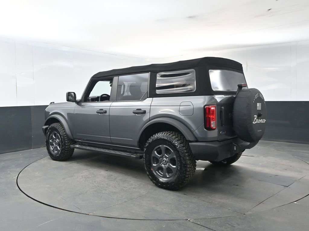 Used 2022 Ford Bronco 4-Door image 3