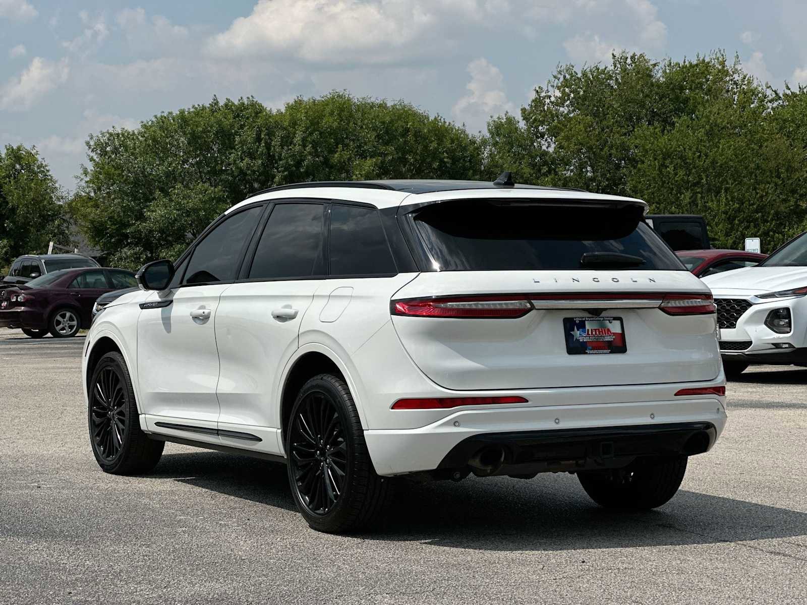 Used 2023 Lincoln Corsair Reserve w/ Equipment Group 201A image 13