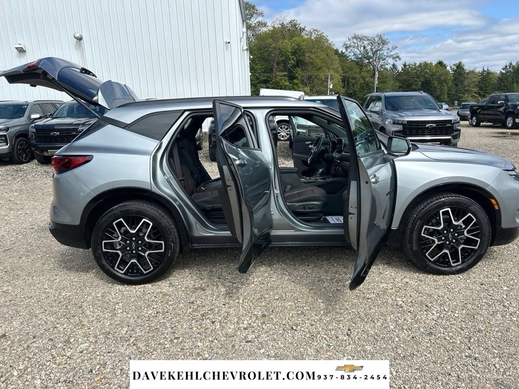 Used 2025 Chevrolet Blazer RS w/ Driver Confidence II Package AWD/4WD image 29