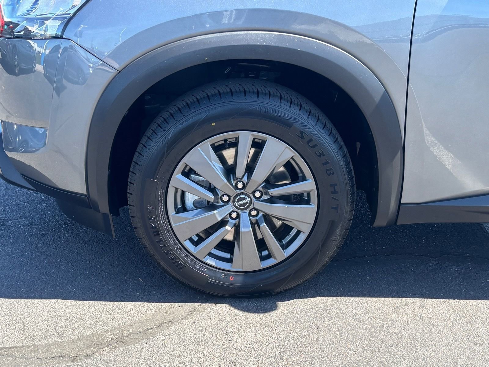 Used 2023 Nissan Pathfinder S image 11