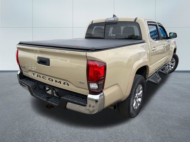 Used 2018 Toyota Tacoma SR5 AWD/4WD image 4