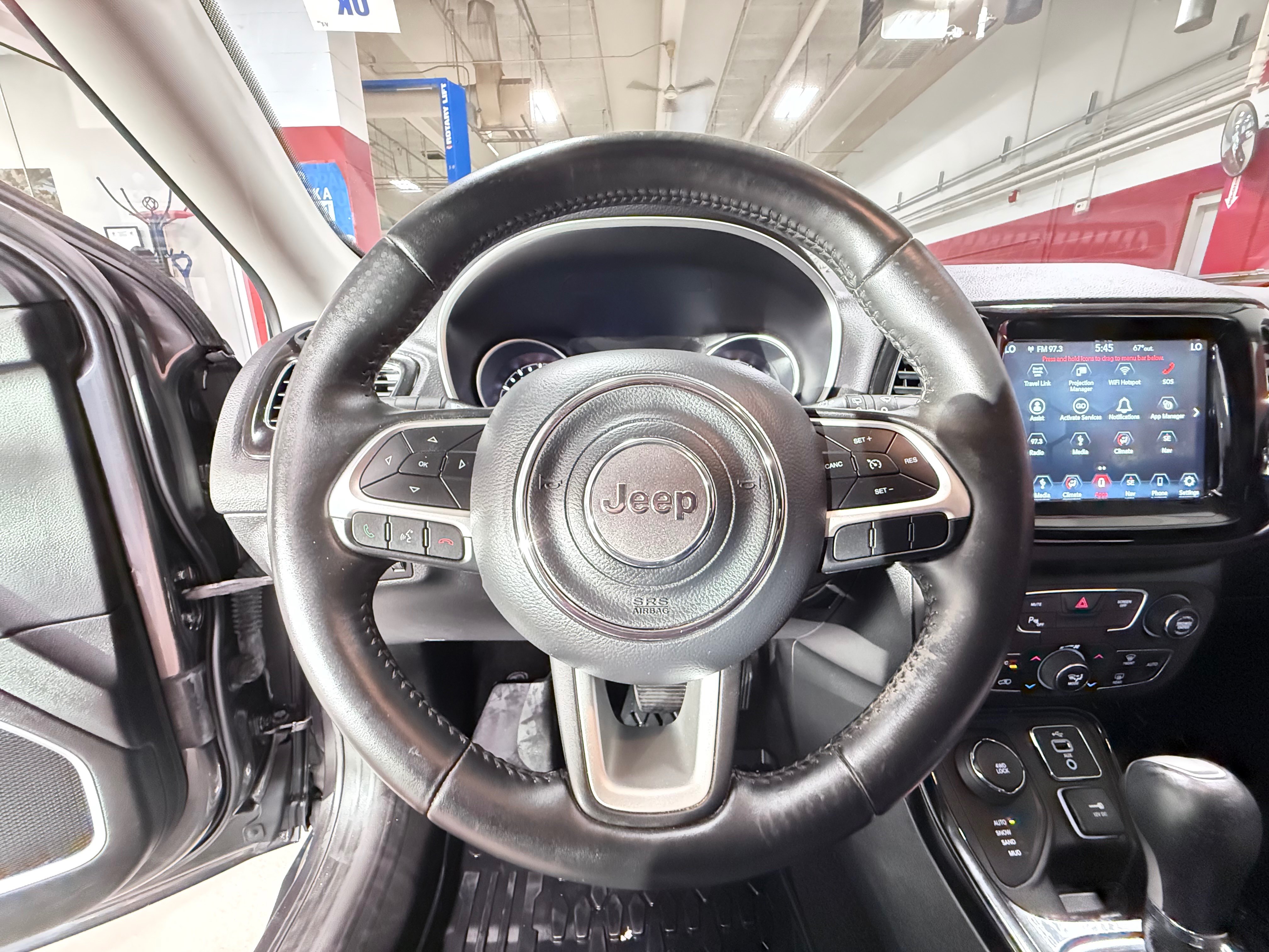 Used 2018 Jeep Compass Latitude w/ Popular Equipment Group AWD/4WD image 22