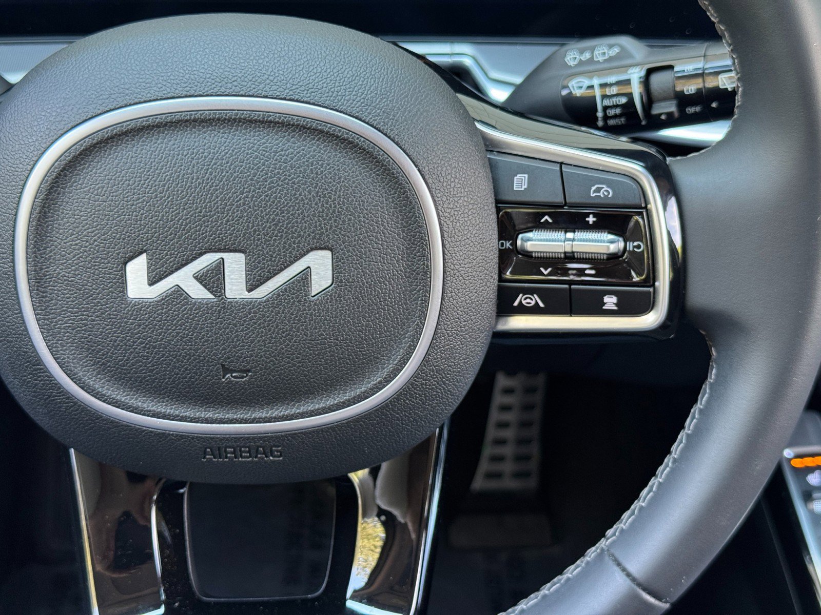 Used 2024 Kia Sorento SX FWD image 22