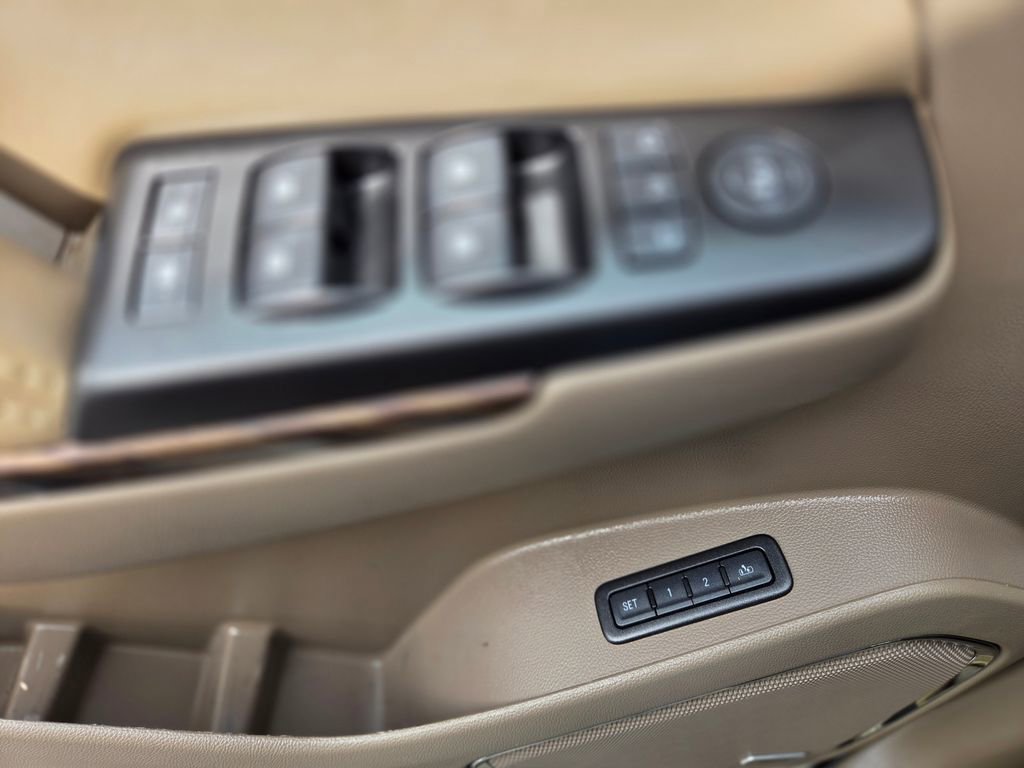 Used 2016 GMC Yukon SLT w/ Open Road Package image 27