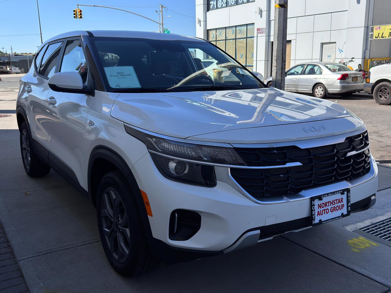 Used 2024 Kia Seltos LX image 3