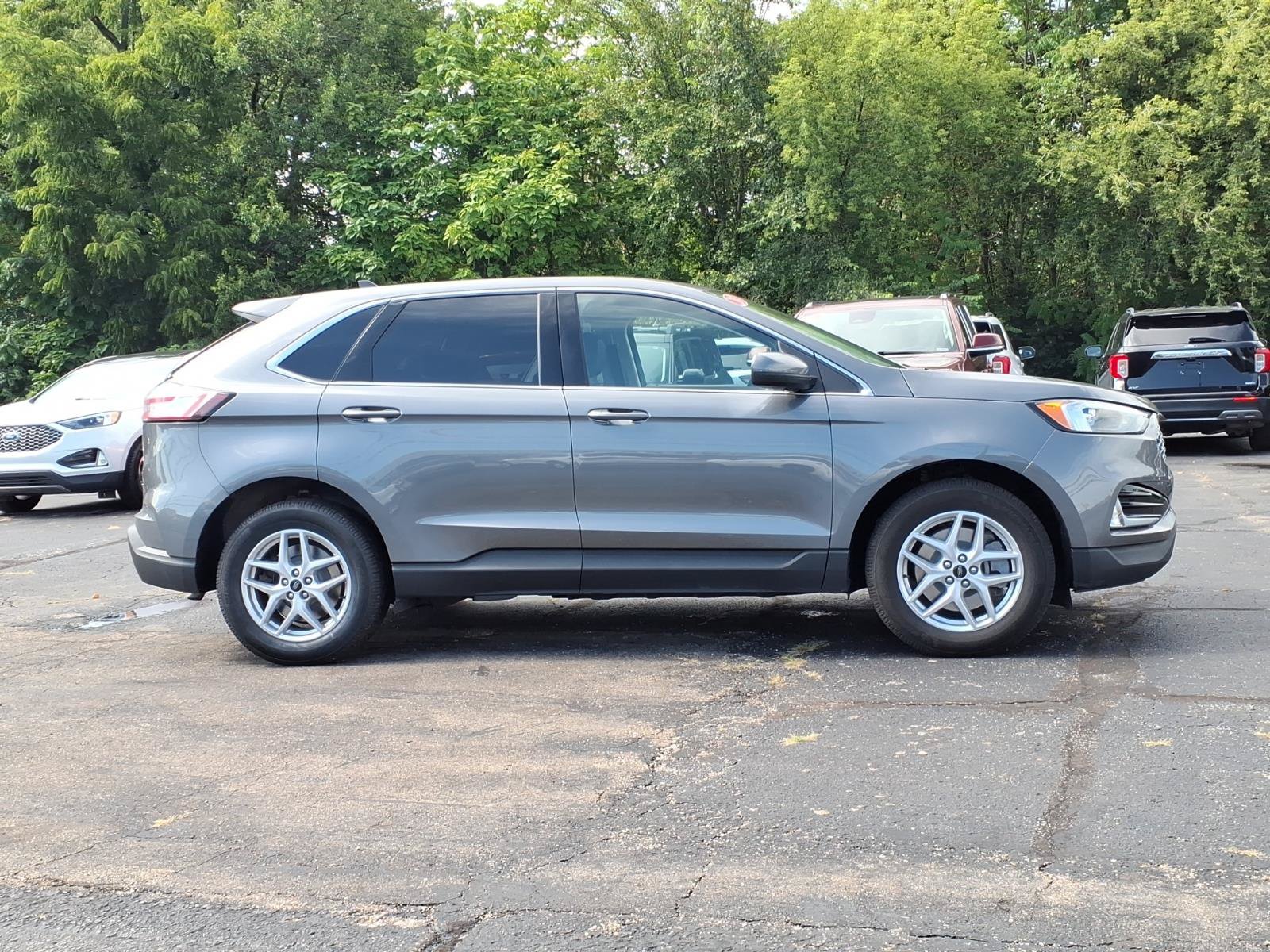 Certified 2024 Ford Edge SEL w/ Convenience Package AWD/4WD image 18