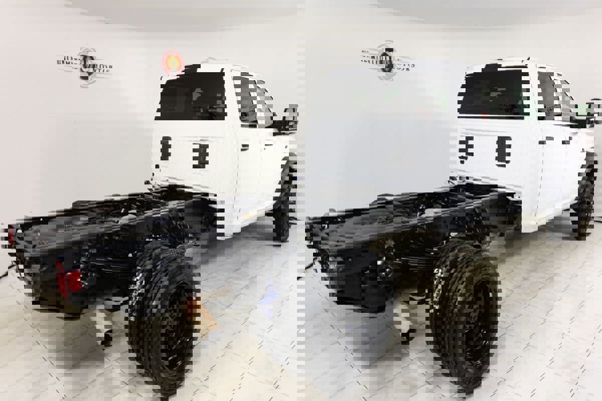 Used 2024 RAM 5500 Tradesman w/ Max Tow Package AWD/4WD image 3