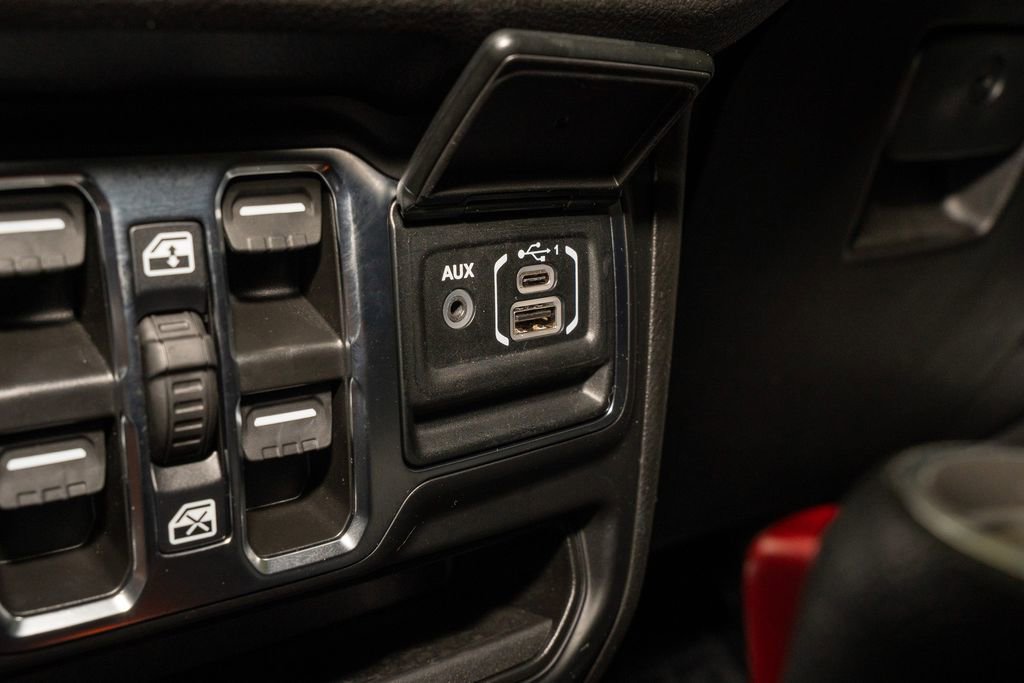 Used 2024 Jeep Wrangler Sport S image 16