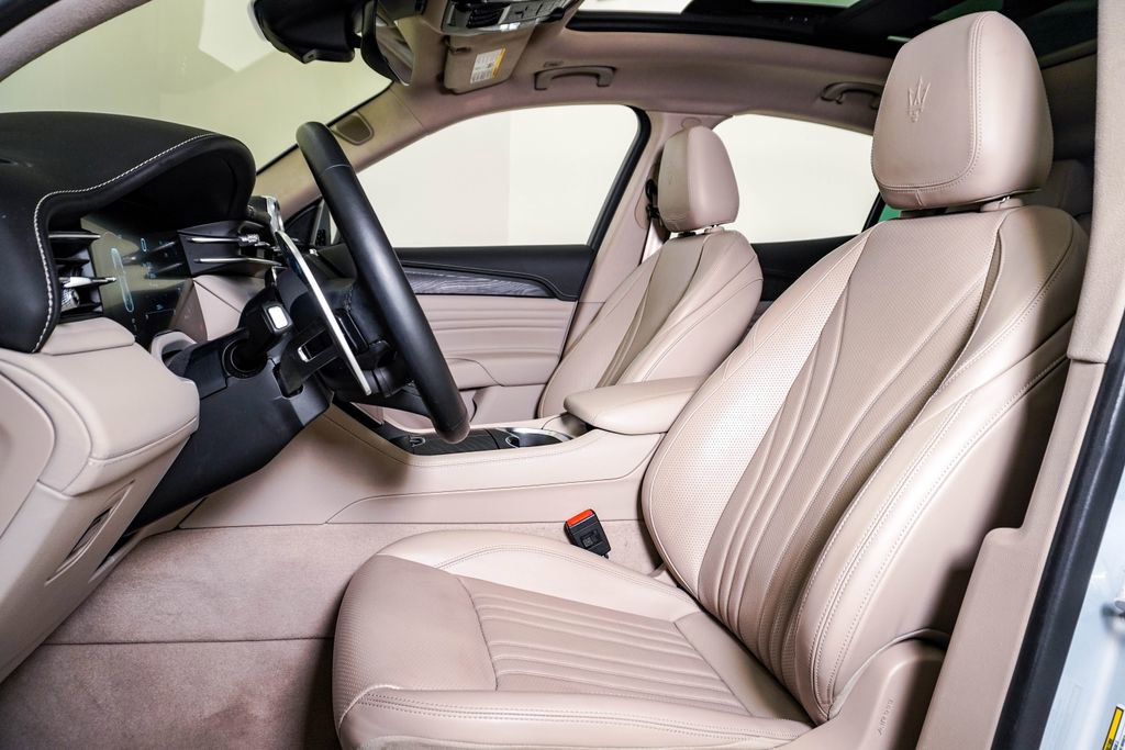 Used 2023 Maserati Grecale GT image 18