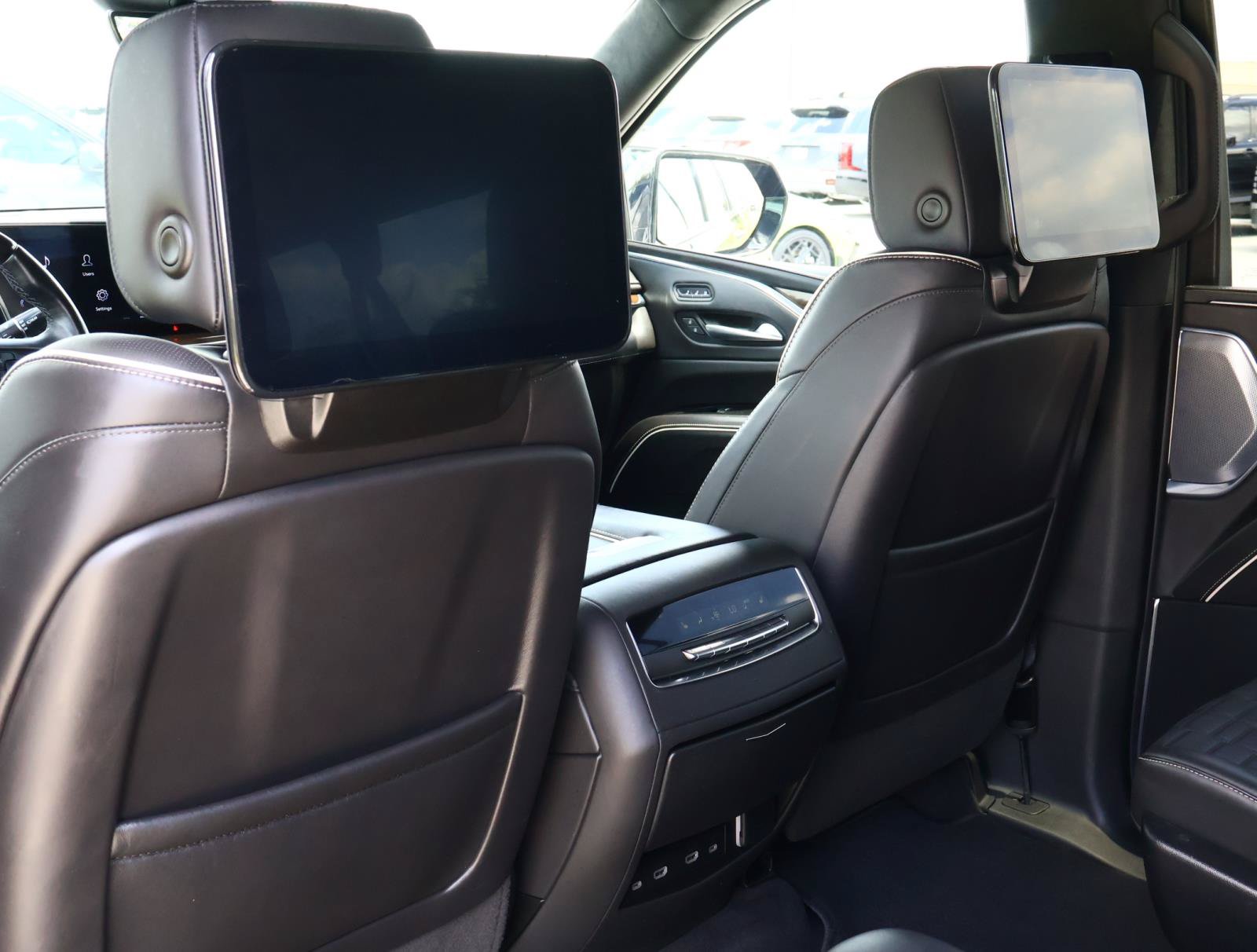 Used 2024 Cadillac Escalade ESV Premium Luxury Platinum AWD/4WD image 20