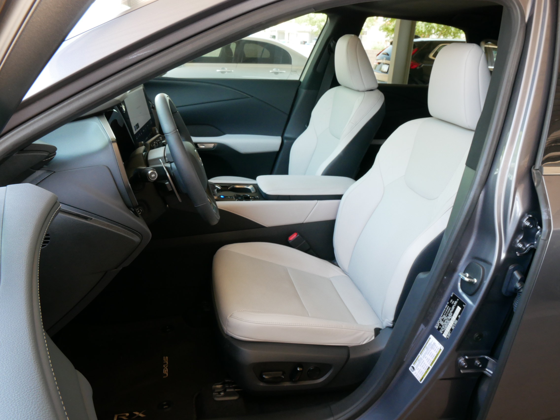 Used 2023 Lexus RX 350 Premium FWD image 2
