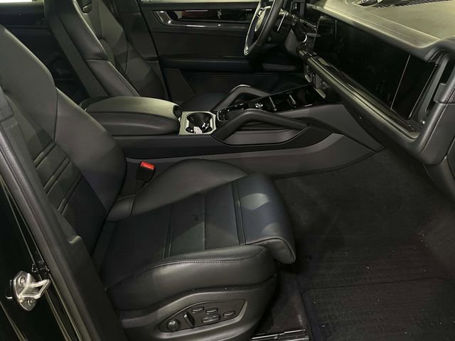 Certified 2026 Porsche Cayenne Turbo GT AWD/4WD image 24